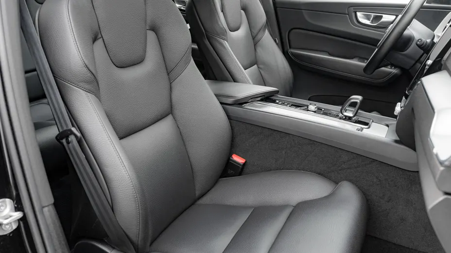 VOLVO XC60 XC60 B4 D AWD Plus Bright aut