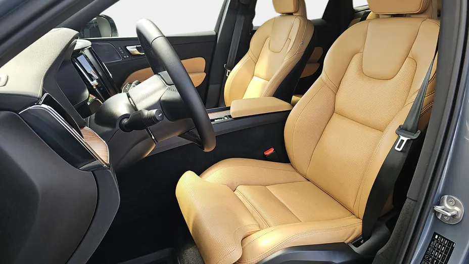 VOLVO XC60 XC60 B4 D AWD Ultimate Dark aut