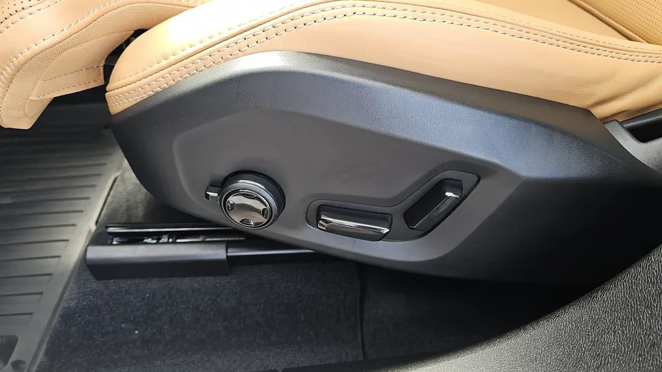 VOLVO XC60 XC60 B4 D AWD Ultimate Dark aut