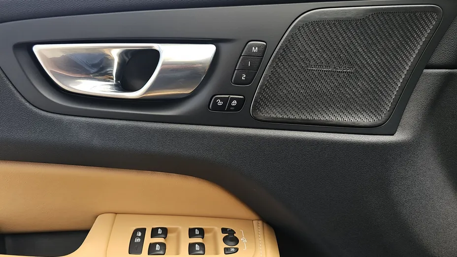 VOLVO XC60 XC60 B4 D AWD Ultimate Dark aut