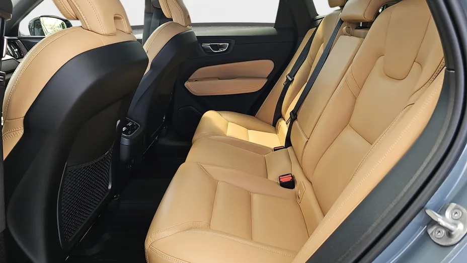 VOLVO XC60 XC60 B4 D AWD Ultimate Dark aut