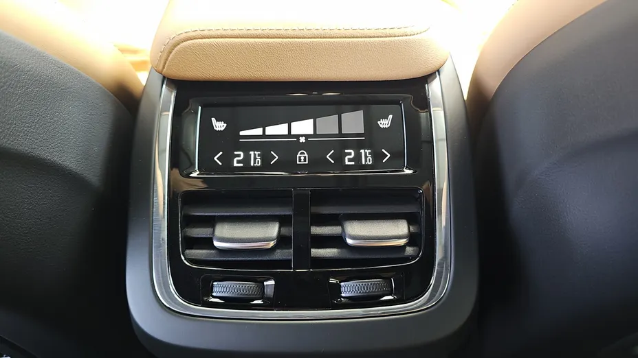 VOLVO XC60 XC60 B4 D AWD Ultimate Dark aut