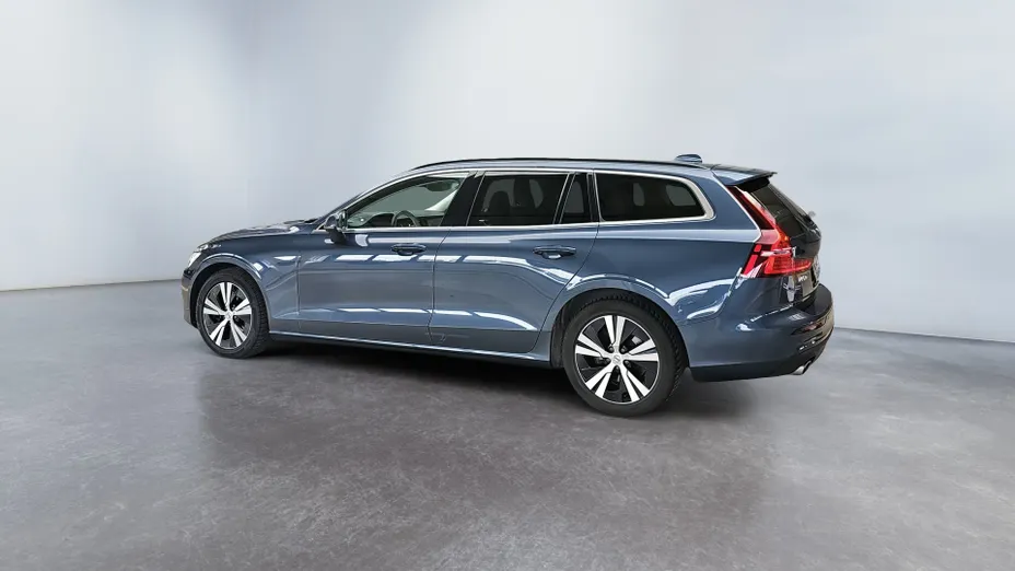 VOLVO V60 V60 B3 B Momentum Pro aut