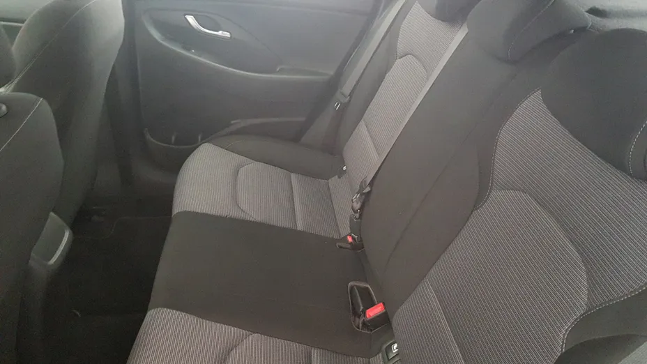 HYUNDAI i30 i30 1.5 DPI Classic +