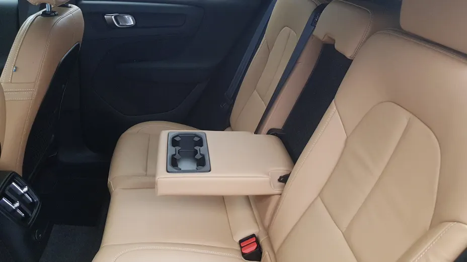VOLVO XC40 XC40 T5 Plug-In Hybrid Core aut