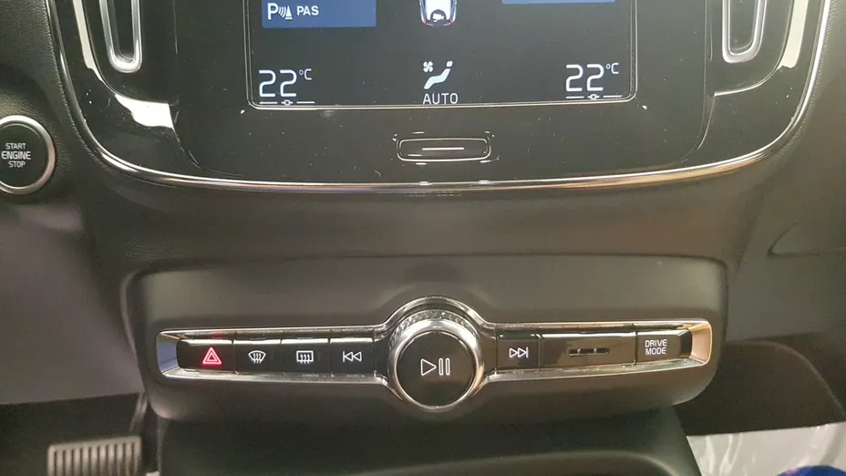 VOLVO XC40 XC40 T5 Plug-In Hybrid Core aut