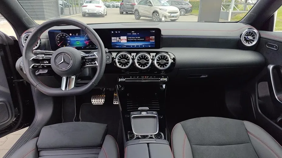 MERCEDES-BENZ CLA CLA 200 7G-DCT