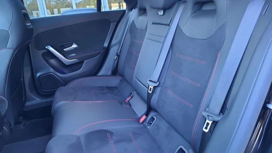MERCEDES-BENZ CLA CLA 200 AMG Line 7G-DCT