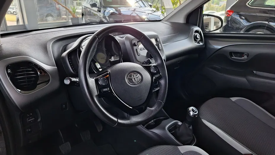 TOYOTA Aygo Aygo 1.0 VVT-i X-play