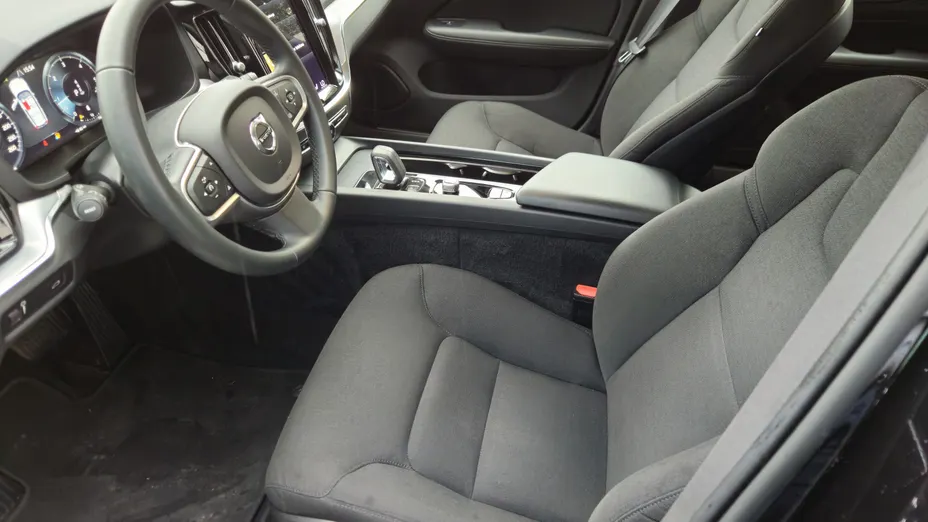 VOLVO V60 V60 B4 D Momentum aut