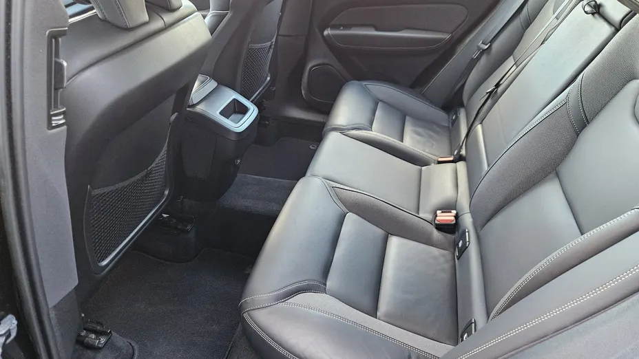 VOLVO XC60 XC60 B4 D Plus Dark aut