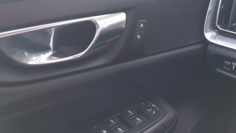 VOLVO V60 V60 D3 Momentum Pro