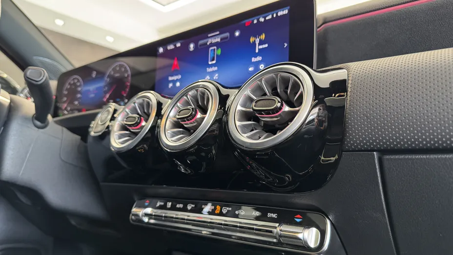 MERCEDES-BENZ A Klasa A 200 AMG Line 7G-DCT