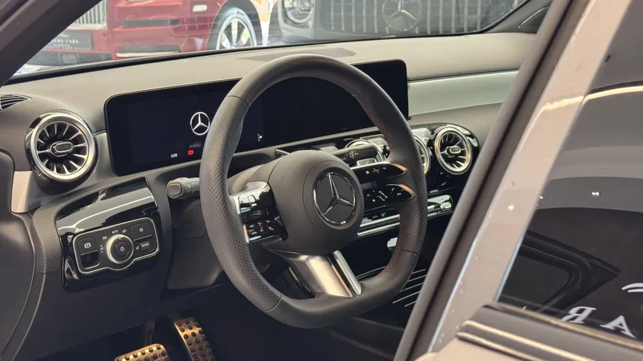 MERCEDES-BENZ A Klasa A 200 AMG Line 7G-DCT