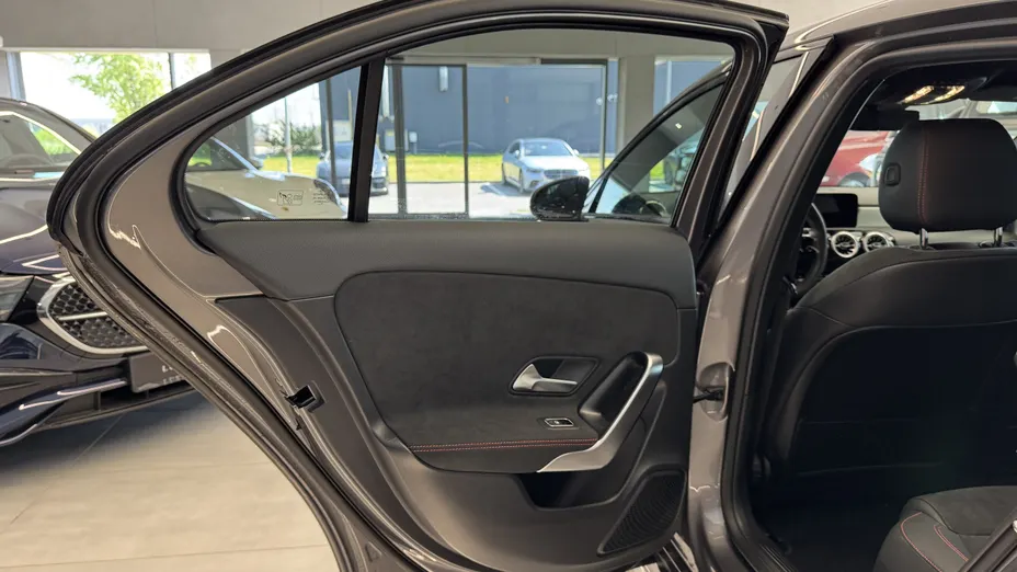 MERCEDES-BENZ A Klasa A 200 AMG Line 7G-DCT