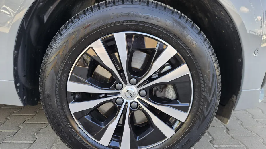 VOLVO XC60 XC60 B4 D AWD Plus Dark aut