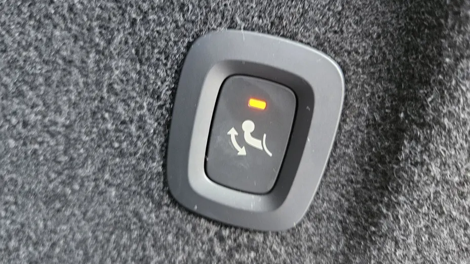 VOLVO XC60 XC60 B4 D AWD Plus Dark aut
