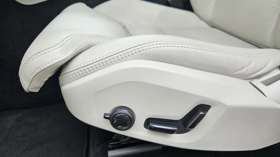 VOLVO XC60 XC60 T8 Plug-In Hybrid AWD Ultimate Bright aut