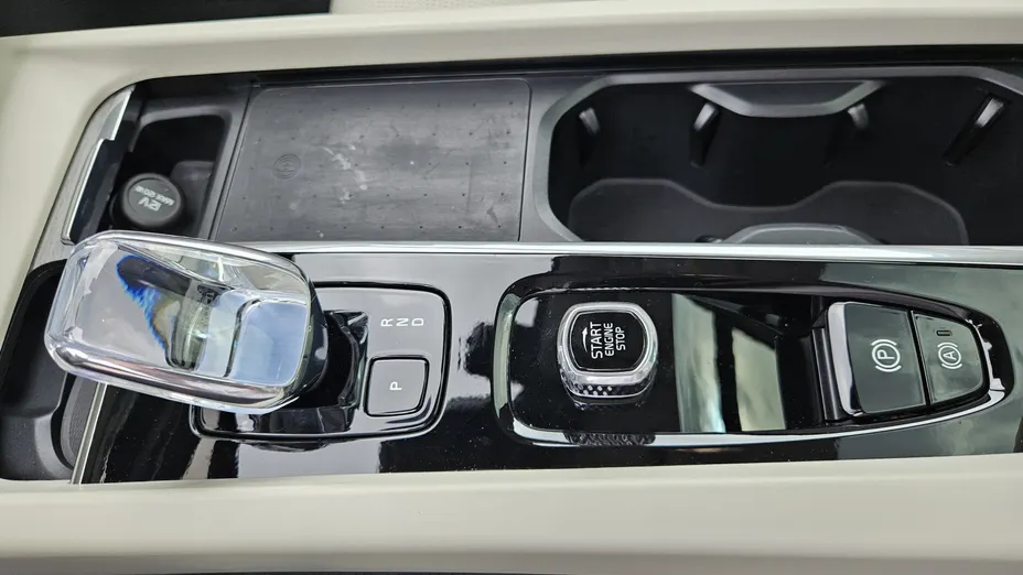 VOLVO XC60 XC60 T8 Plug-In Hybrid AWD Ultimate Bright aut