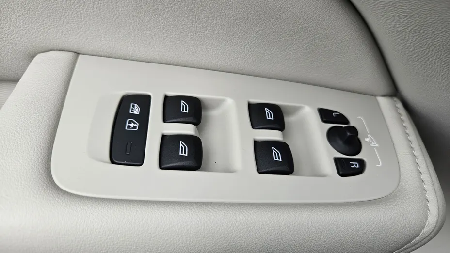 VOLVO XC60 XC60 T8 Plug-In Hybrid AWD Ultimate Bright aut