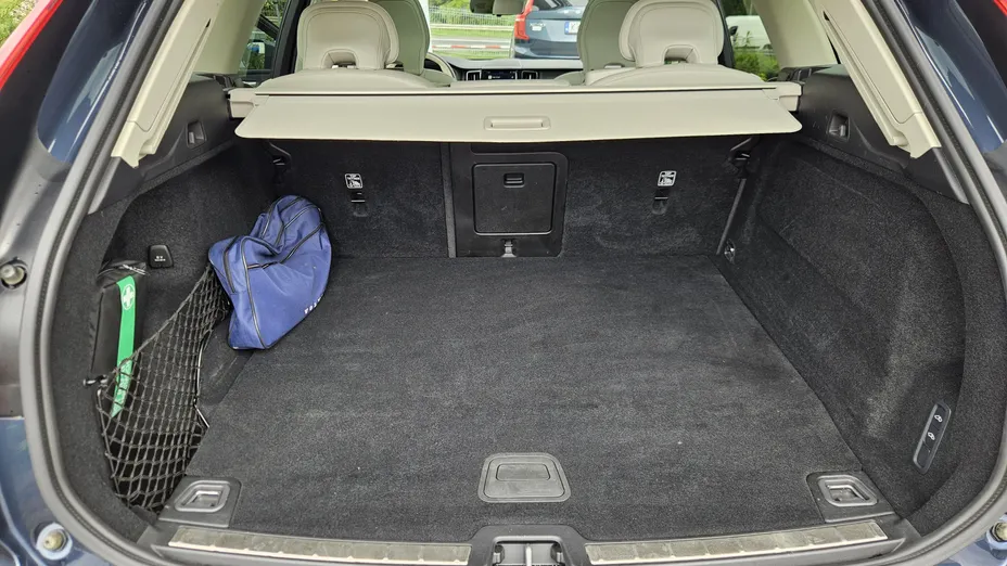 VOLVO XC60 XC60 T8 Plug-In Hybrid AWD Ultimate Bright aut