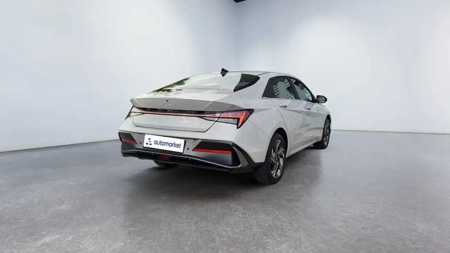 HYUNDAI Elantra Elantra 1.6 Smart CVT