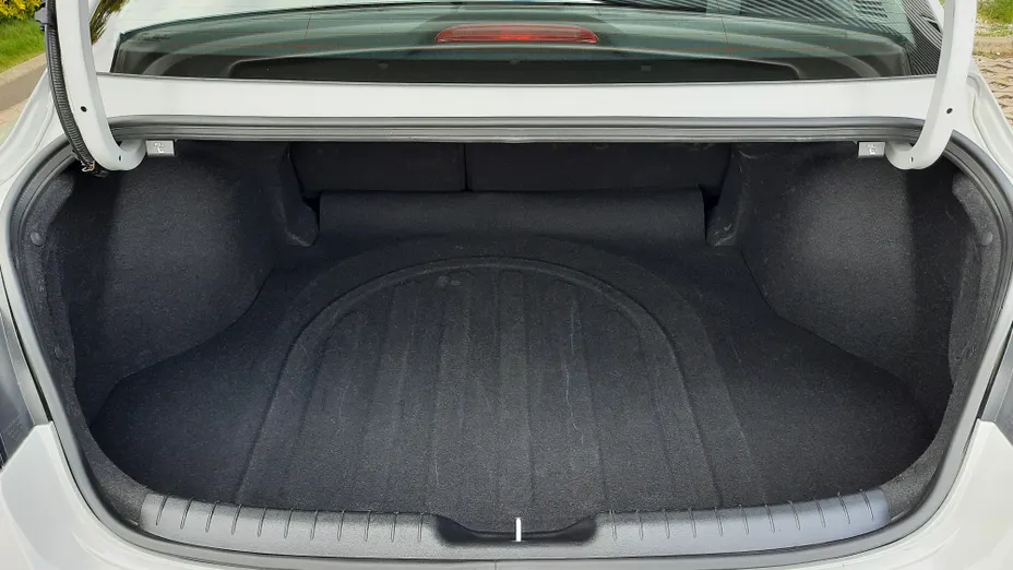 HYUNDAI Elantra Elantra 1.6 Smart CVT
