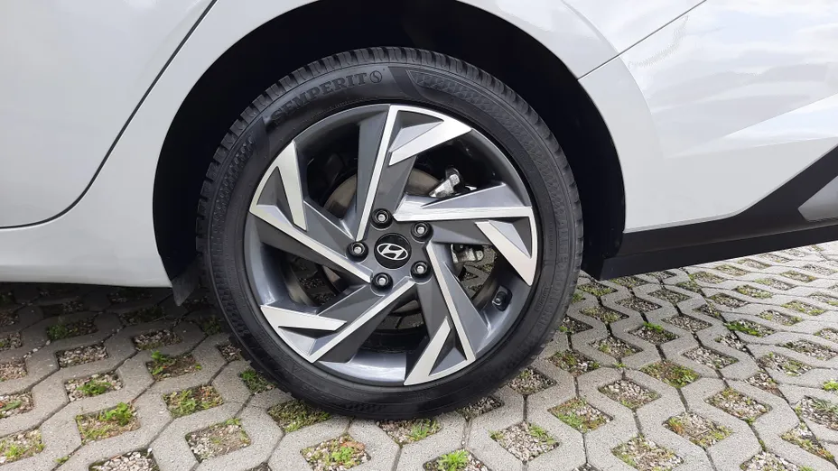 HYUNDAI Elantra Elantra 1.6 Smart CVT