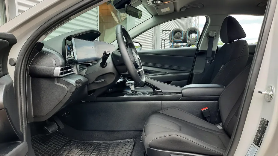 HYUNDAI Elantra Elantra 1.6 Smart CVT