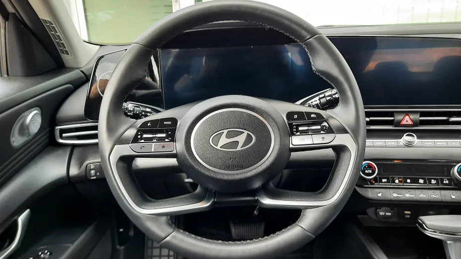 HYUNDAI Elantra Elantra 1.6 Smart CVT