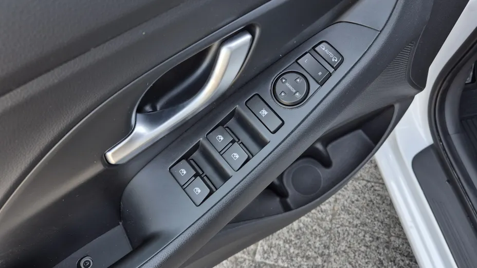 HYUNDAI i30 i30 1.5 T-GDI 48V Smart DCT