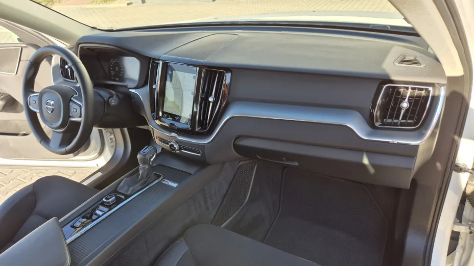 VOLVO XC60 XC60 T4 Momentum Pro aut