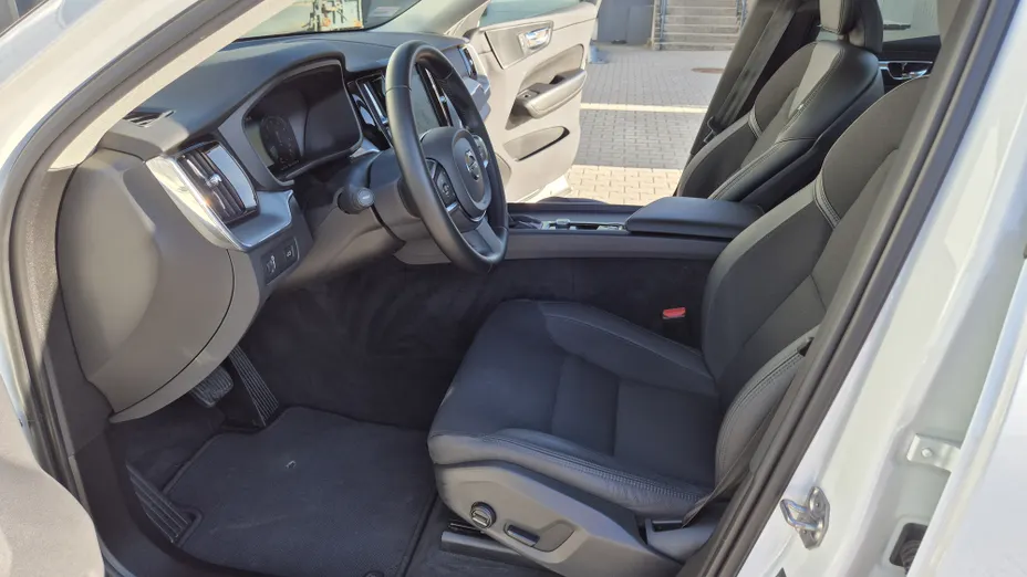 VOLVO XC60 XC60 T4 Momentum Pro aut