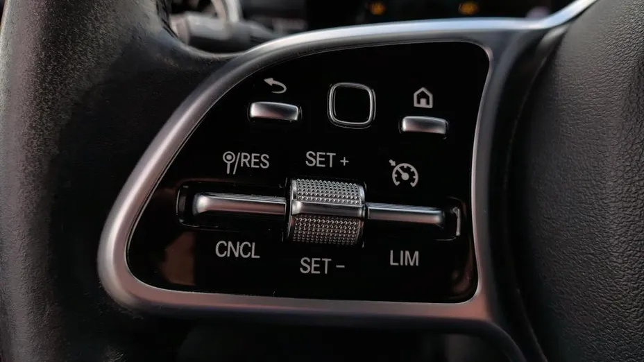 MERCEDES-BENZ CLA CLA 200 d Progressive 8G-DCT