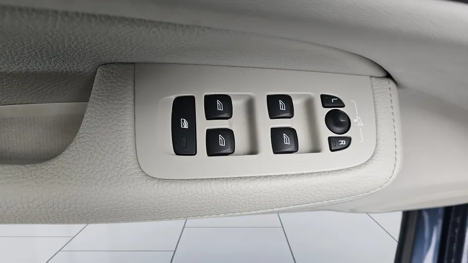 VOLVO V60 V60 B3 B Momentum Pro aut