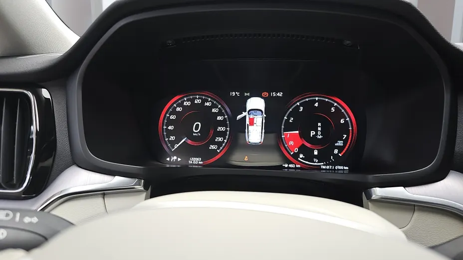 VOLVO V60 V60 B3 B Momentum Pro aut