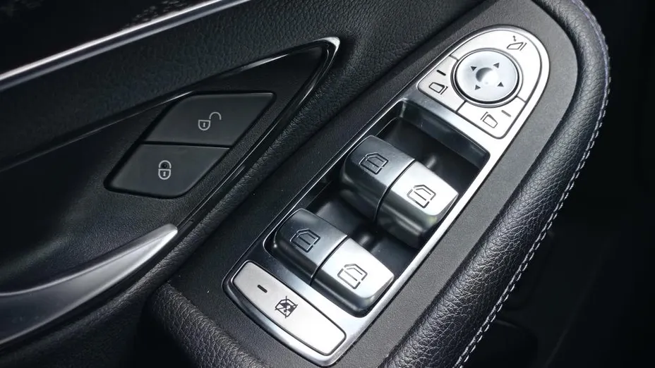 MERCEDES-BENZ C Klasa C 220 d 9G-TRONIC