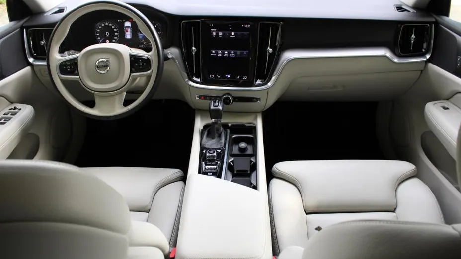 VOLVO V60 V60 D3 Momentum Pro aut