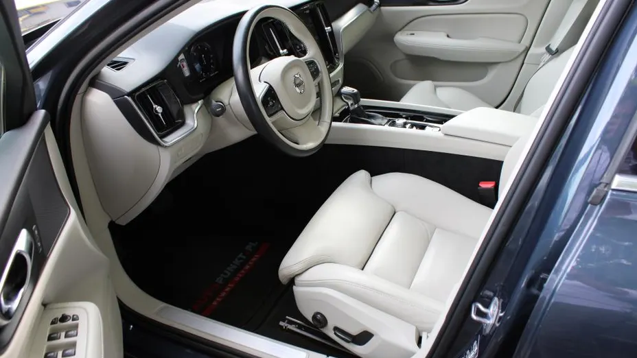 VOLVO V60 V60 D3 Momentum Pro aut