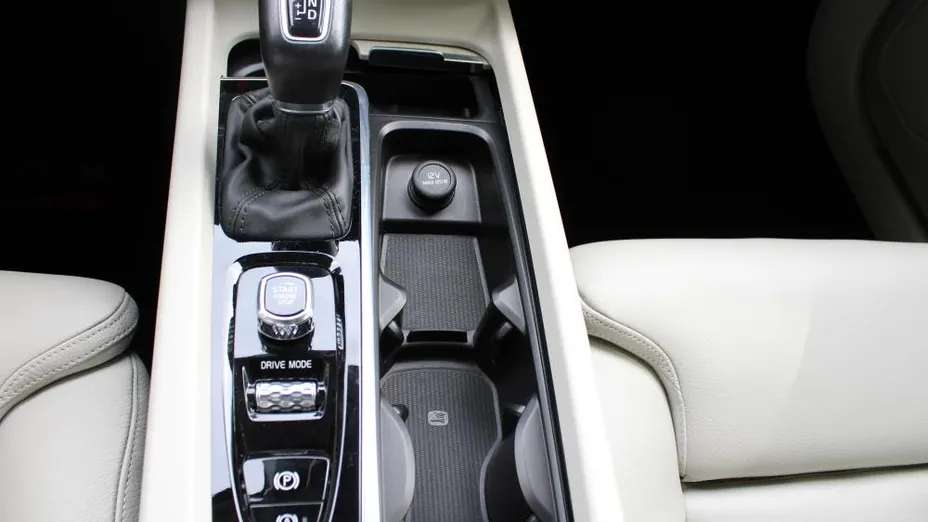 VOLVO V60 V60 D3 Momentum Pro aut