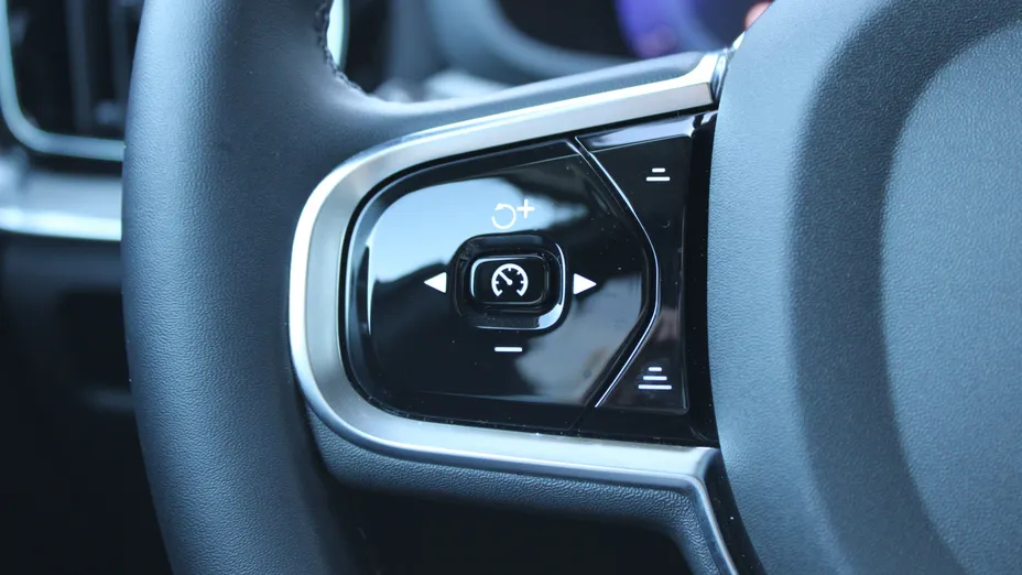VOLVO V60 V60 CC Plus B5 B AWD aut