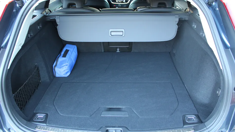 VOLVO V60 V60 CC Plus B5 B AWD aut