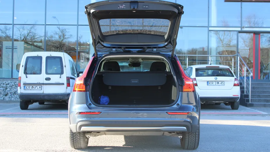 VOLVO V60 V60 CC Plus B5 B AWD aut