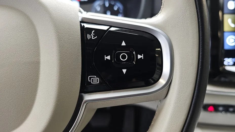 VOLVO XC60 XC60 B4 D AWD Inscription aut