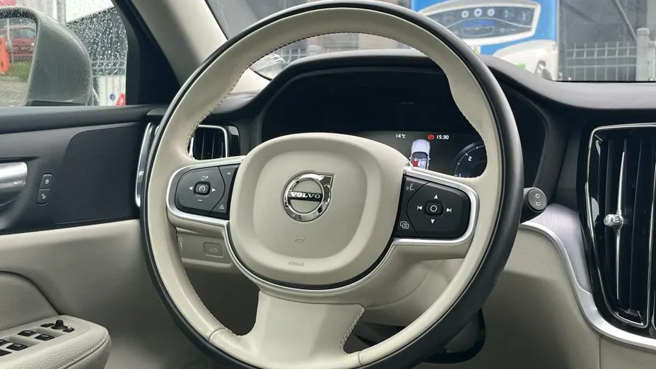 VOLVO V60 V60 B4 D Momentum Pro aut