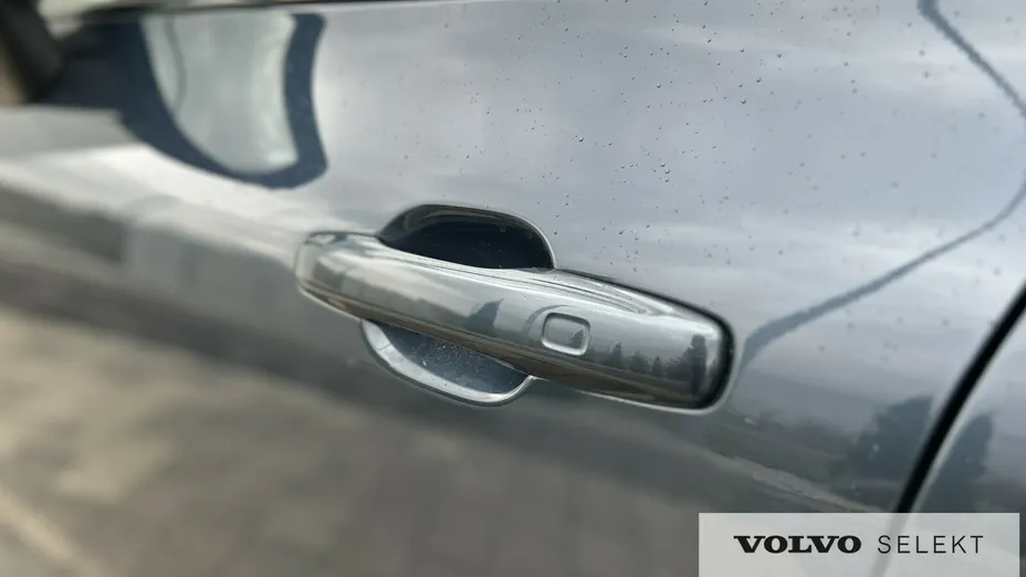 VOLVO XC60 XC60 B5 B AWD Plus Dark aut