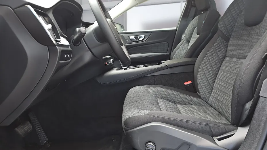 VOLVO V60 V60 T6 AWD Plug-In Hybrid Core aut