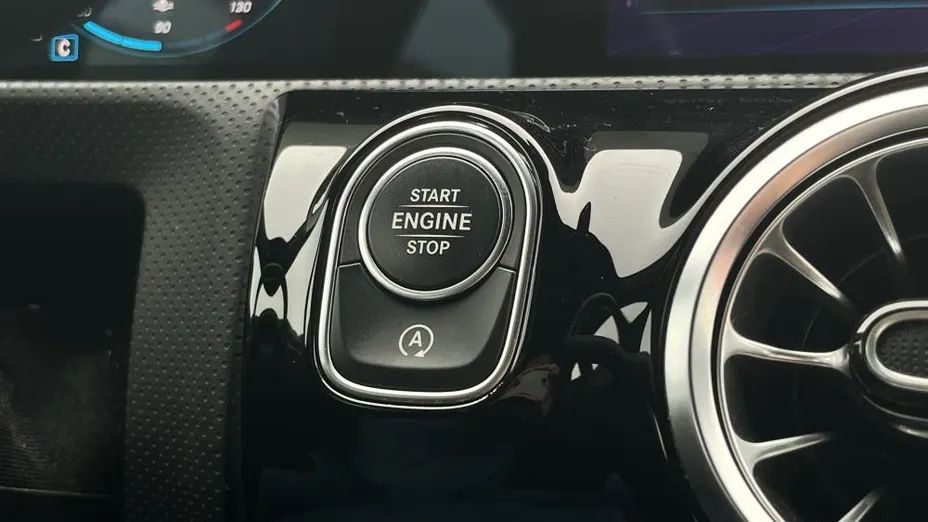 MERCEDES-BENZ CLA CLA 200 d Edition 1 8G-DCT