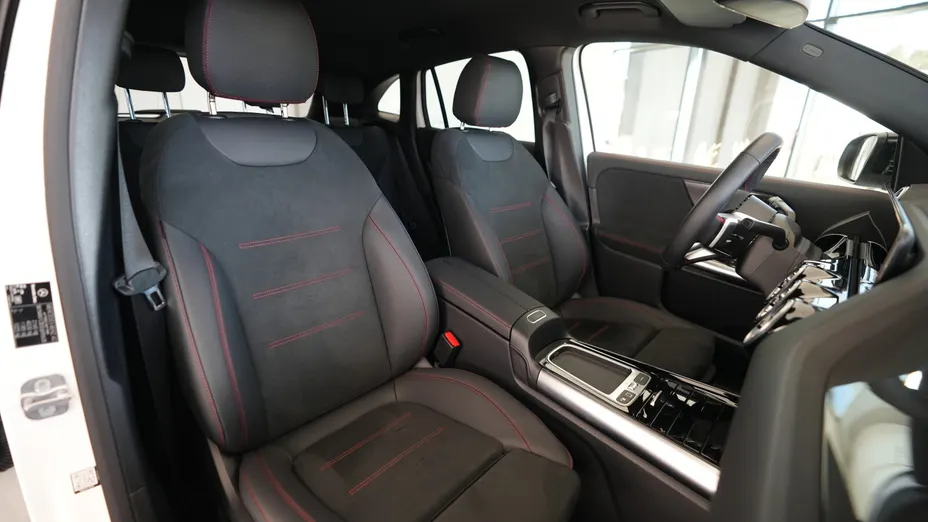 MERCEDES-BENZ GLA GLA 200 d AMG Line 8G-DCT