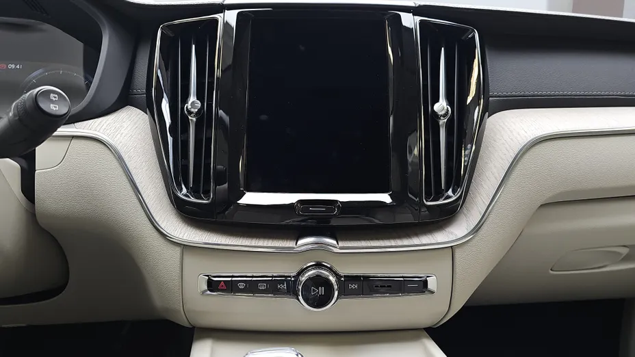 VOLVO XC60 XC60 B4 D AWD Inscription aut